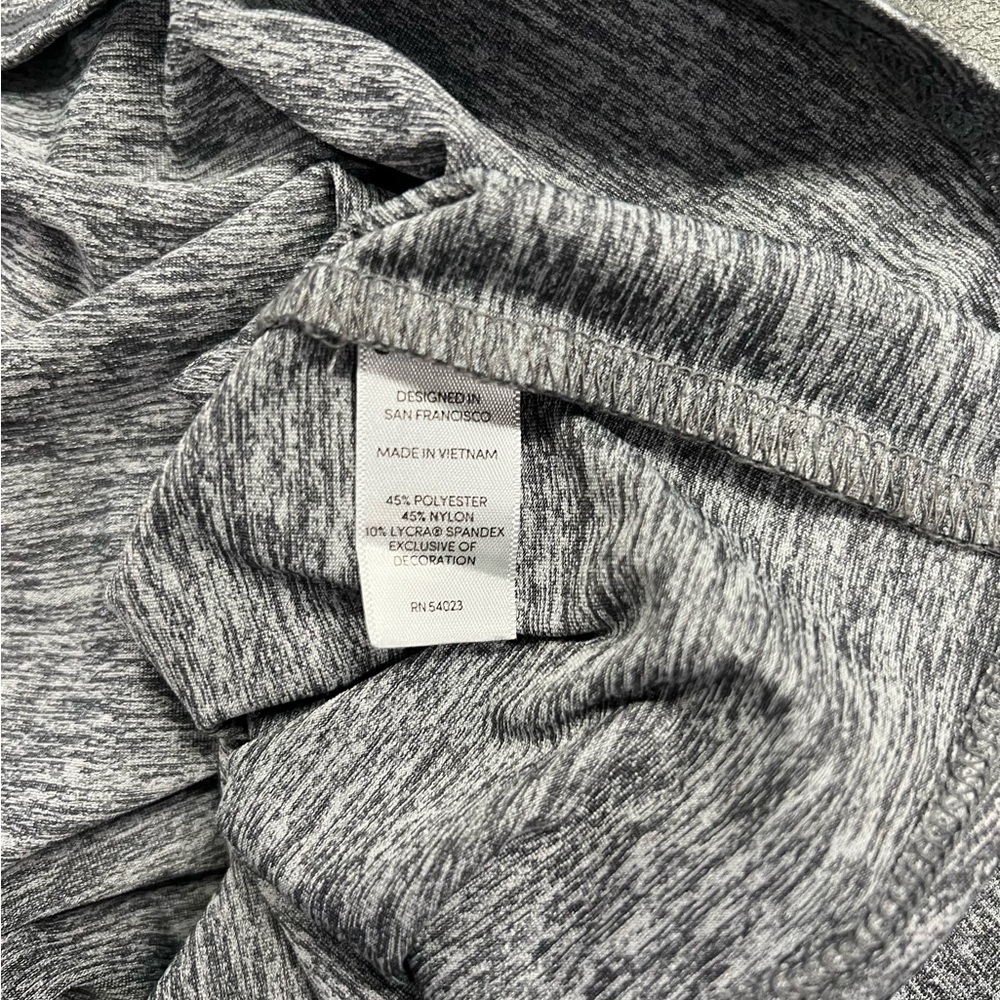 ATHLETA Sun Lover Split Back Tulip UPF Long Sleeve Thumb Hole Gray Top Size M - Picture 3 of 8